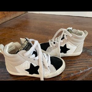 VINTAGE HAVANA “Golden Goose” white with black star kids sneakers.
